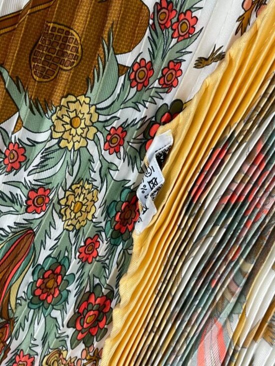 Hermes Scarf Pleated Silk Decoupages Paper Cutting Yellow - Picture 7 of 7